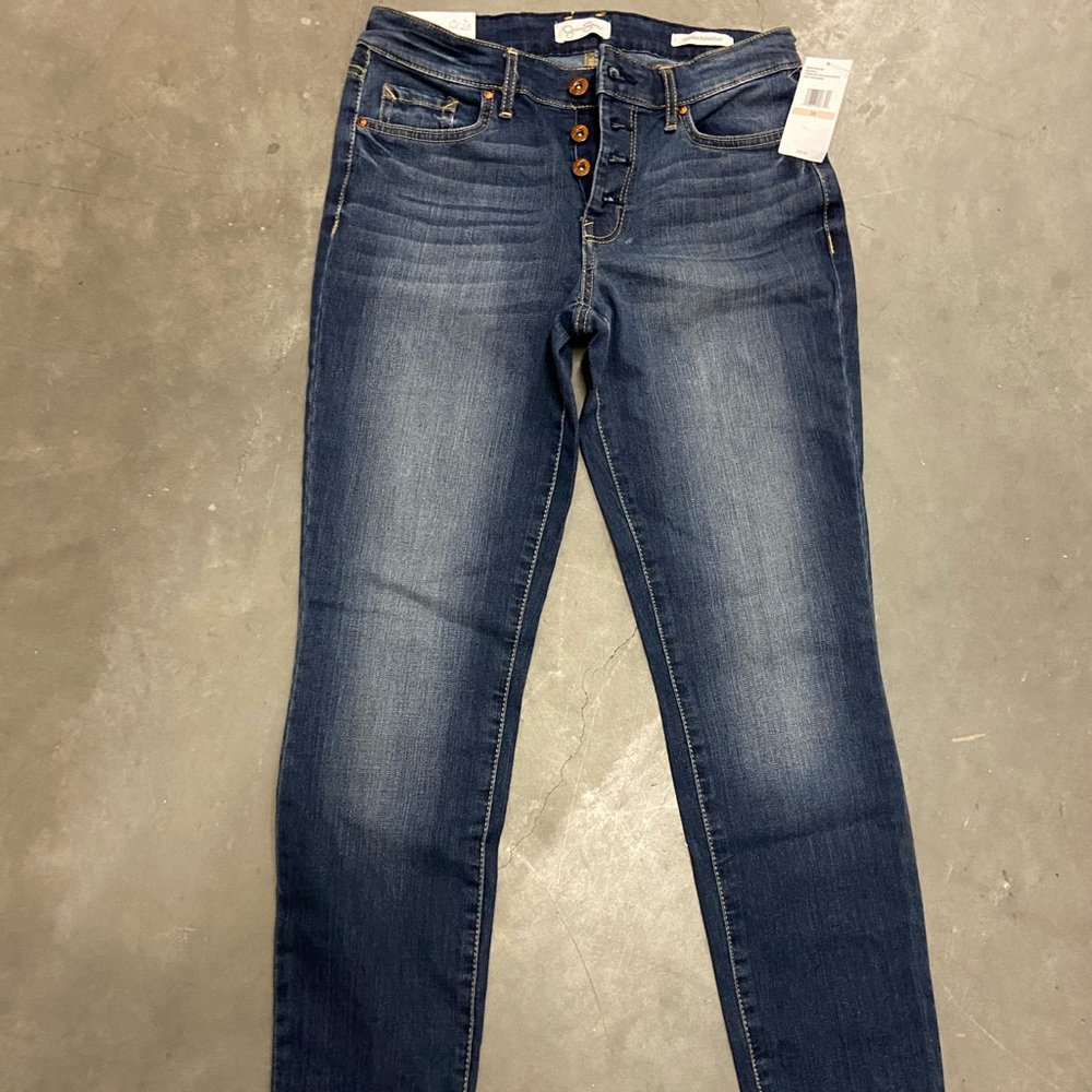 SOLD!!NWT-Ladies “Jessica Simpson” Jeans